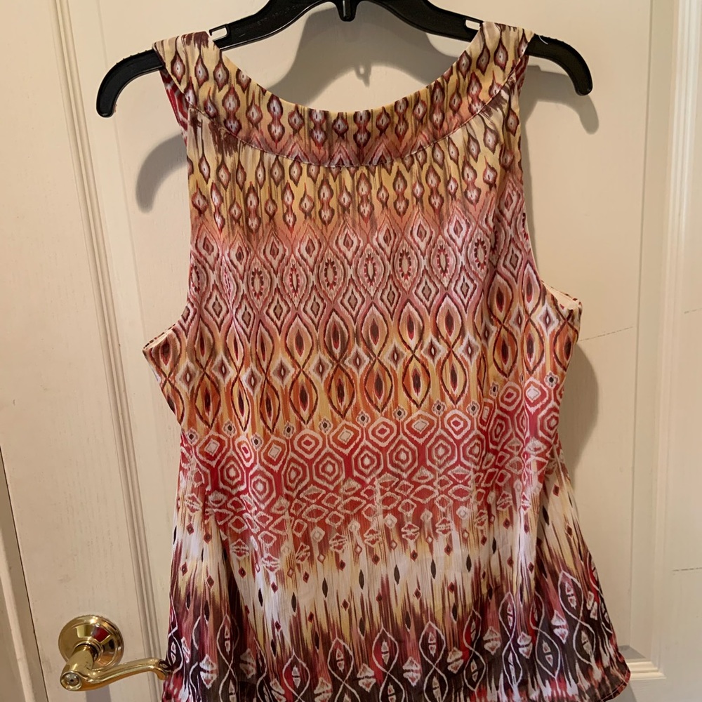 Beautiful multi colored patterned top - Picture 3 of 6